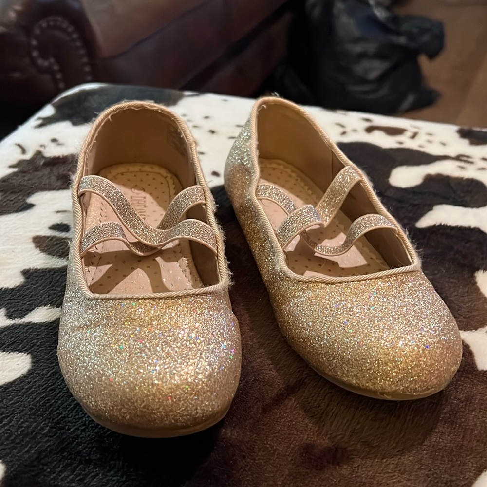 two pairs of girls size 2 flats